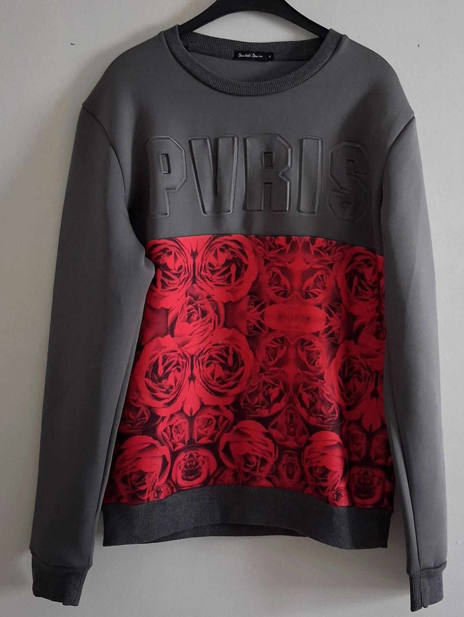 Pull gris à roses rouges Dontoki Denim